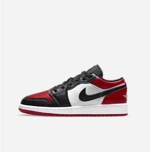 Air Jordan 1 Low gs size 6 new